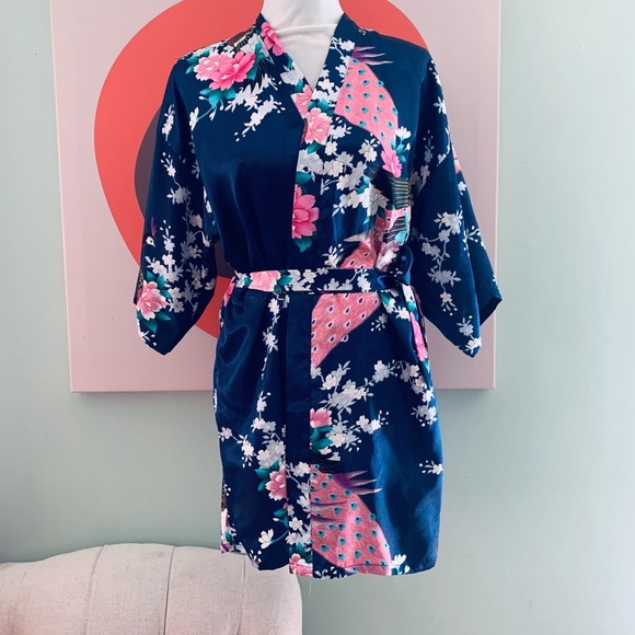 Kimono robe with birds - Picture 1 of 7